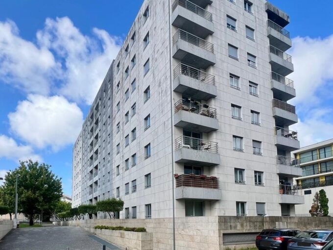 T3 R INSTITUTO DE CEGOS S MANUEL 219 B 3.o ESQ.o FRT. PORTO 1 1